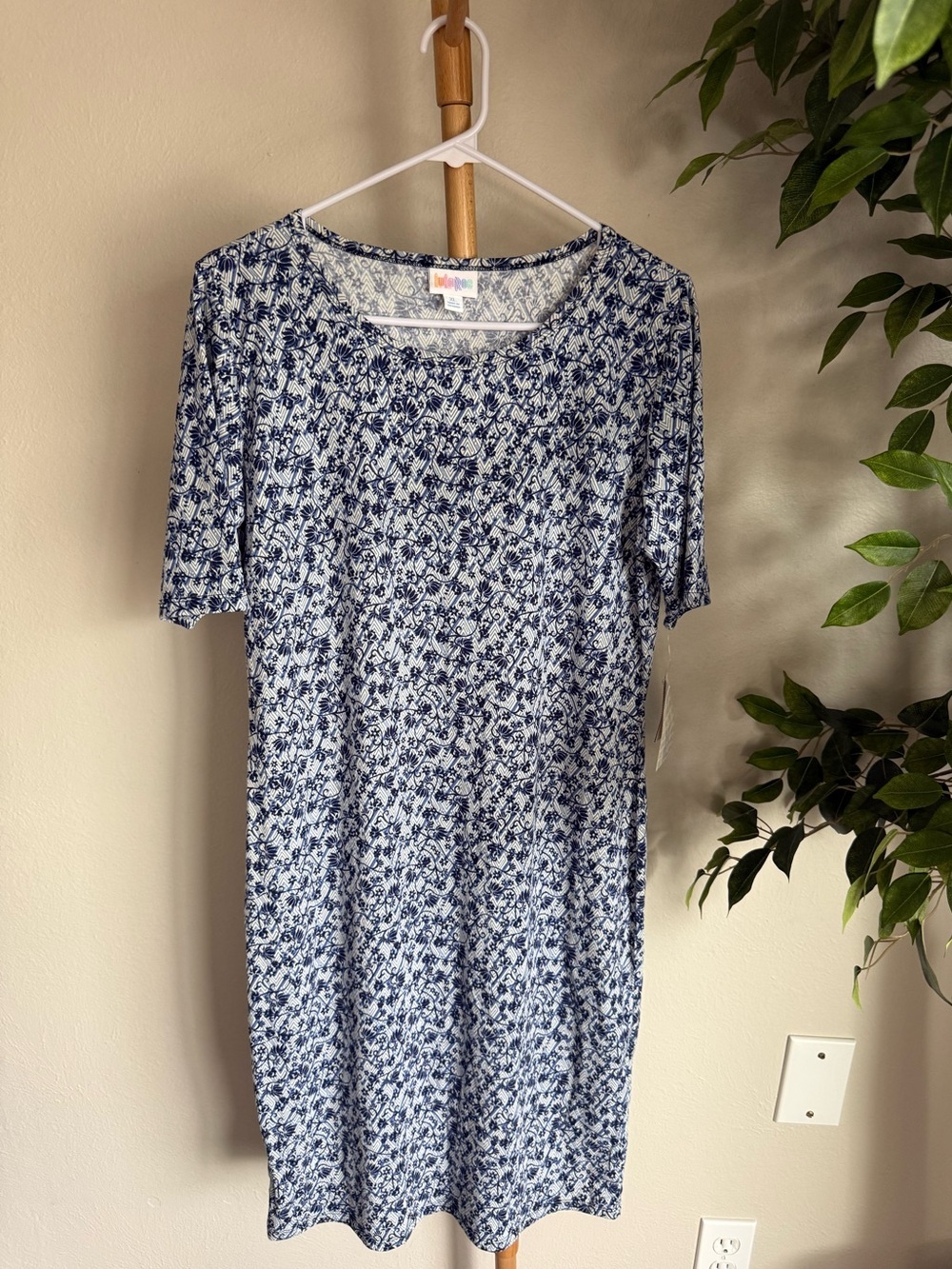 LulaRoe Julia Navy Blue Floral Patterned Short Sleeve Shirt Dress Size XL NWT